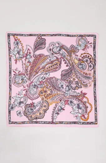 Rozā šalle ar ornamentiem