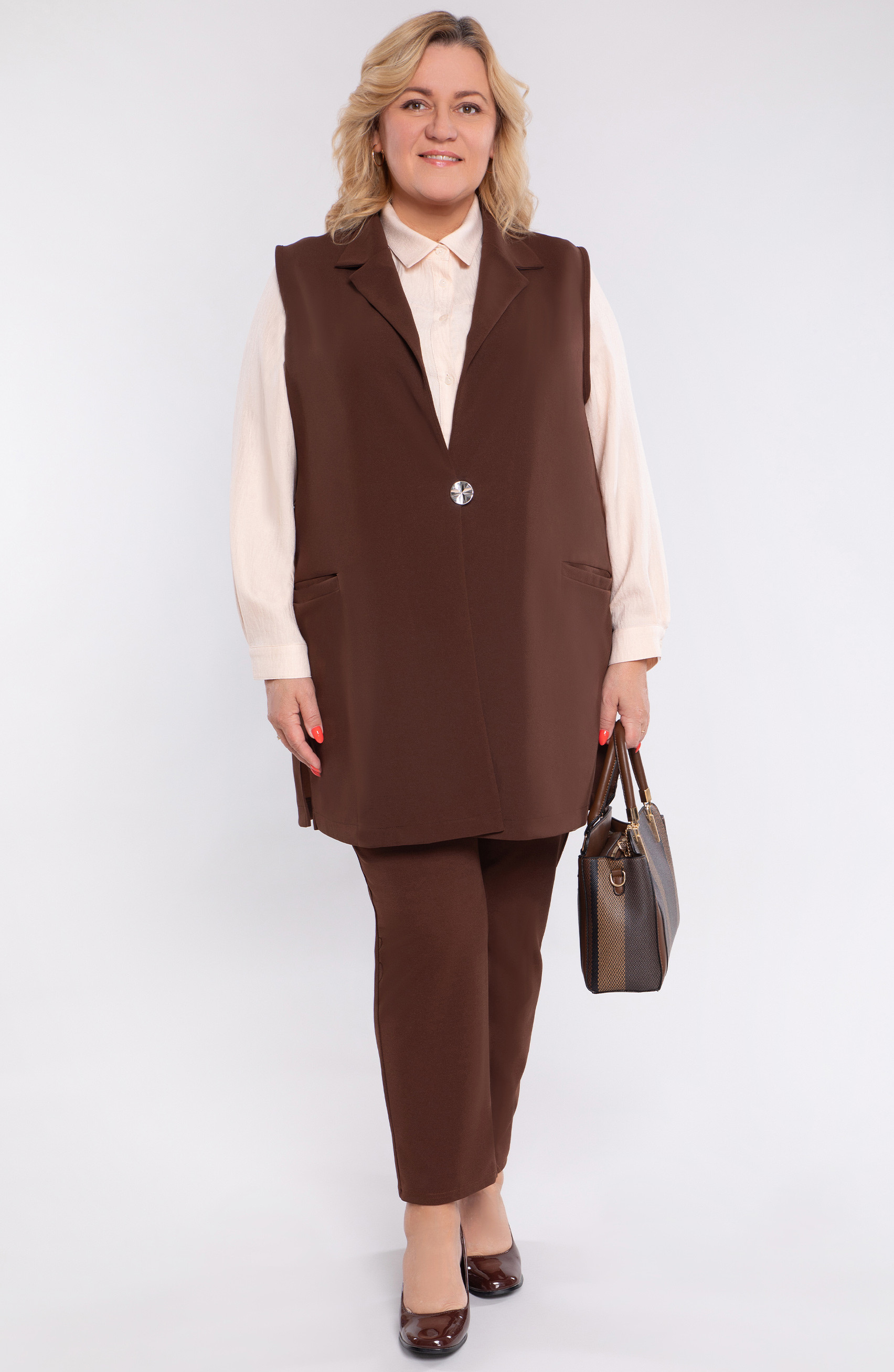 Brūna veste ar kabatām