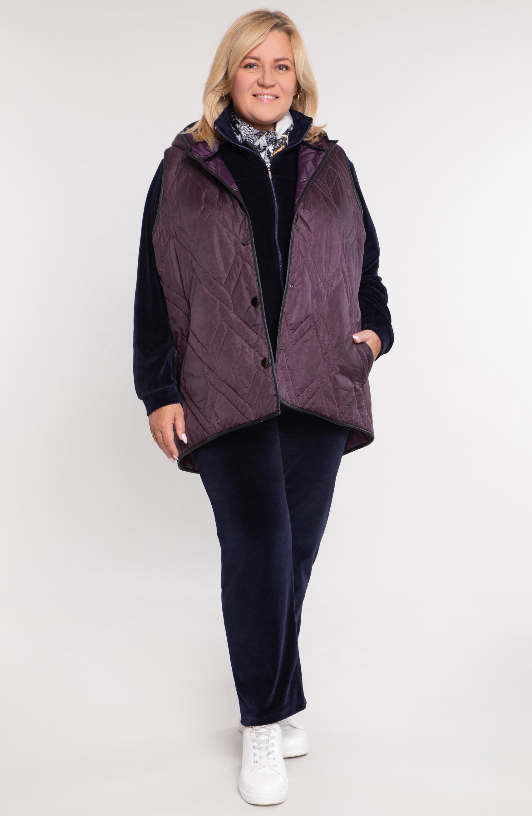 Violeta stepēta veste
